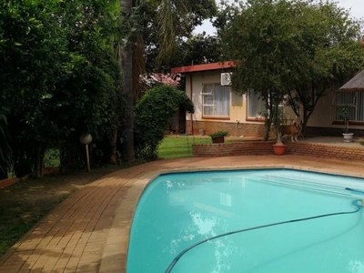 3 Bedroom house for sale in Safari Gardens, Rustenburg