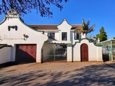 Apartment For Sale In Florida North, Roodepoort