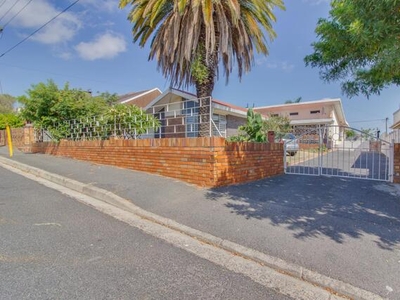 House For Sale In Avondale, Parow