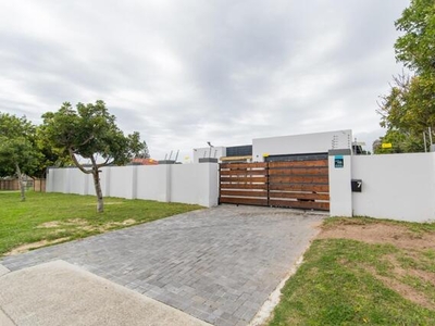 House For Sale In Greenshields Park, Port Elizabeth