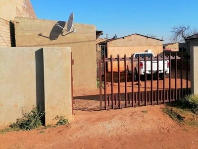 House For Sale In Mapleton, Boksburg