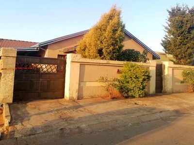 House For Sale In Pimville, Soweto