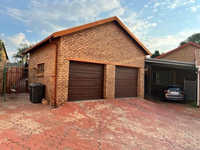 House For Sale In Rooihuiskraal North, Centurion