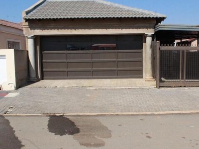 House For Sale In Soshanguve Vv, Soshanguve