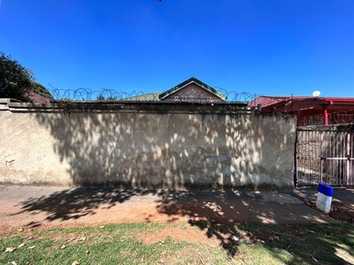 House For Sale In Turffontein, Johannesburg