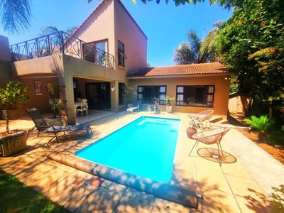 Townhouse For Rent In Craigavon, Sandton