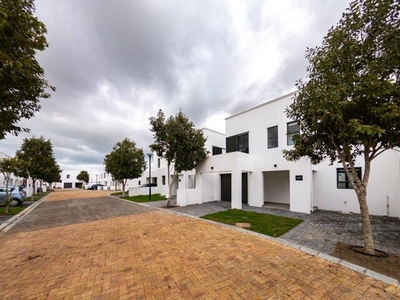 Townhouse For Rent In Croydon Gardens Estate, Somerset West