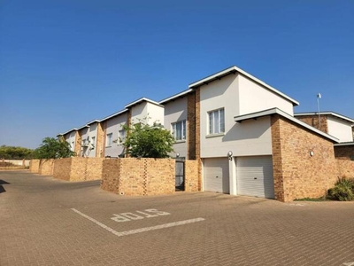 Townhouse For Rent In Hazeldean, Pretoria