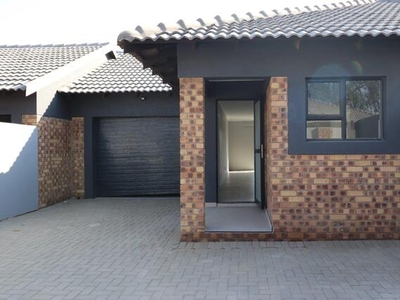 Townhouse For Rent In Noordrand, Secunda
