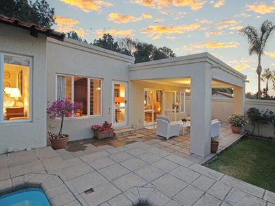 Townhouse For Sale In Bryanston, Sandton