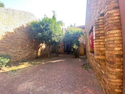Townhouse For Sale In Hatfield, Pretoria