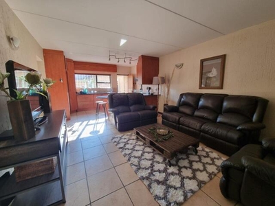 Townhouse For Sale In Three Rivers, Vereeniging