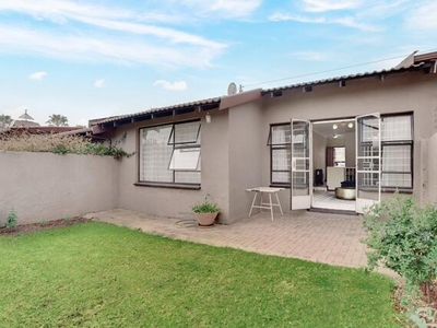 Townhouse For Sale In Weltevreden Park, Roodepoort