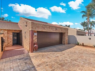 House For Sale in Little Falls, Roodepoort