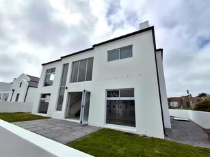 Modern Double-Story Family Home with Luxury Finishes and Spacious Living Areas