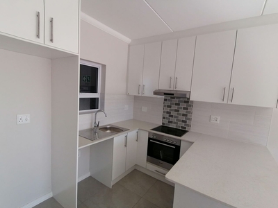 2 Bedroom Apartment To Let in Flamingo Vlei