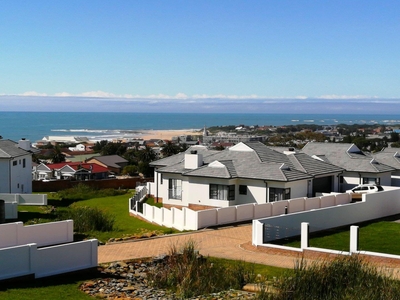 3 Bedroom House for sale in Jeffreys Bay Central