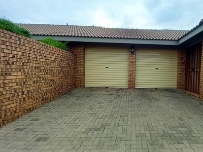 3 Bedroom Pet-friendly Townhouse in Middelburg South.