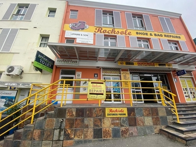 318m² Office To Let in 4th Floor Unit, Bo Kaap