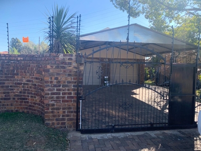 4 Bedroom House to rent in Middelburg South - 7a Blackmore St