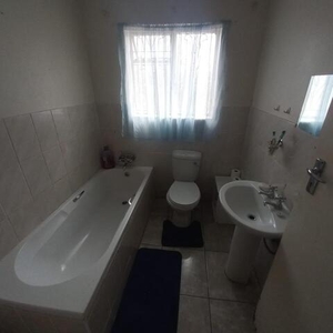 4 bedroom, Port Elizabeth Eastern Cape N/A