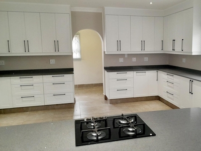 5 Bedroom House for sale in Umhlanga Central