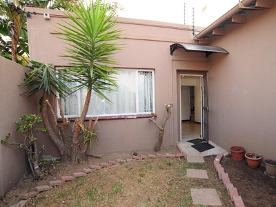 Apartment For Rent In Silvamonte, Johannesburg