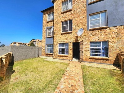 Apartment For Sale In Honeypark, Roodepoort