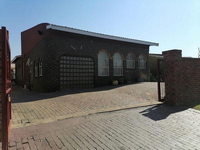House For Sale In Birchleigh, Kempton Park