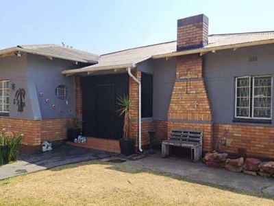 House For Sale In Brenthurst, Brakpan