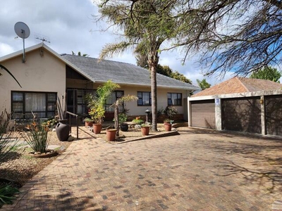 House For Sale In Chrismar, Bellville