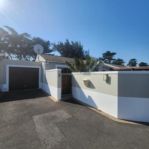 House For Sale In Edgemead, Goodwood