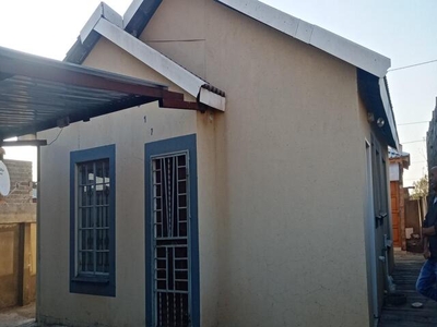 House For Sale In Mayfield, Benoni