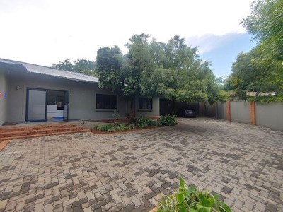 House For Sale In Menlo Park, Pretoria