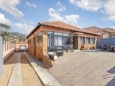 House For Sale In Orange Grove, Johannesburg