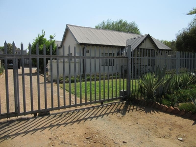 HOUSE FOR SALE IN VRYBURG