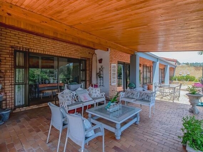 House For Sale In Waterkloof, Pretoria