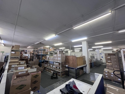 Industrial property to rent in Observatory