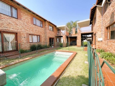 Townhouse For Rent In Edenvale Central, Edenvale