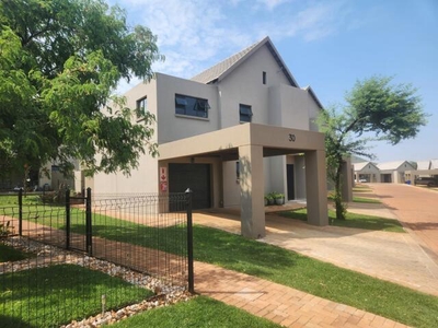 Townhouse For Rent In Kosmos, Hartbeespoort