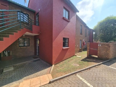 Townhouse For Rent In Moreleta Park, Pretoria