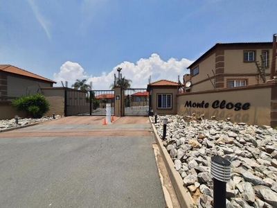 Townhouse For Rent In Noordwyk, Midrand