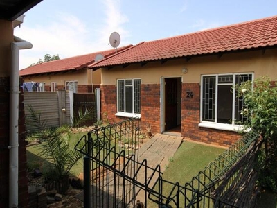 Townhouse For Rent In Pellissier, Bloemfontein