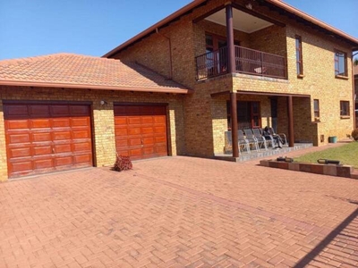 Townhouse For Rent In Petersfield, Springs