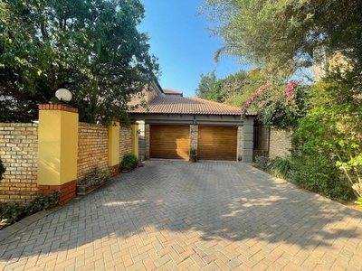 Townhouse For Rent In Pinehaven, Krugersdorp