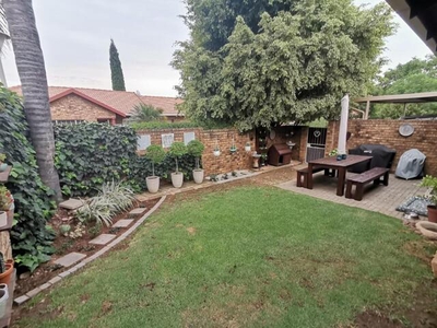 Townhouse For Rent In Rooihuiskraal North, Centurion