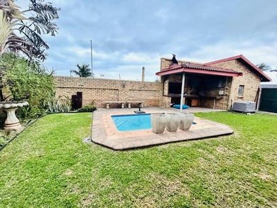 Townhouse For Sale In Arboretum, Richards Bay