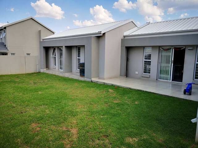 Townhouse For Sale In Blue Hills, Midrand
