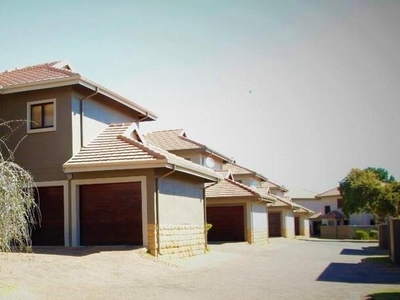 Townhouse For Sale In Carlswald, Midrand
