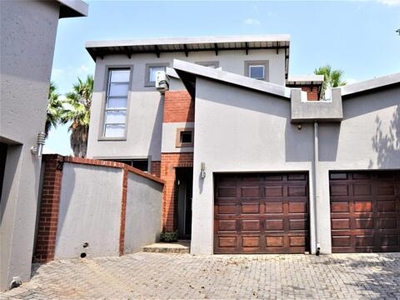 Townhouse For Sale In Die Hoewes, Centurion